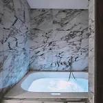 Cognac - International Palace - Jacuzzi Lägenhet