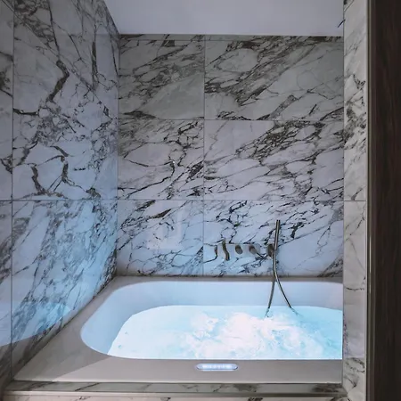 Cognac - International Palace - Jacuzzi شقة